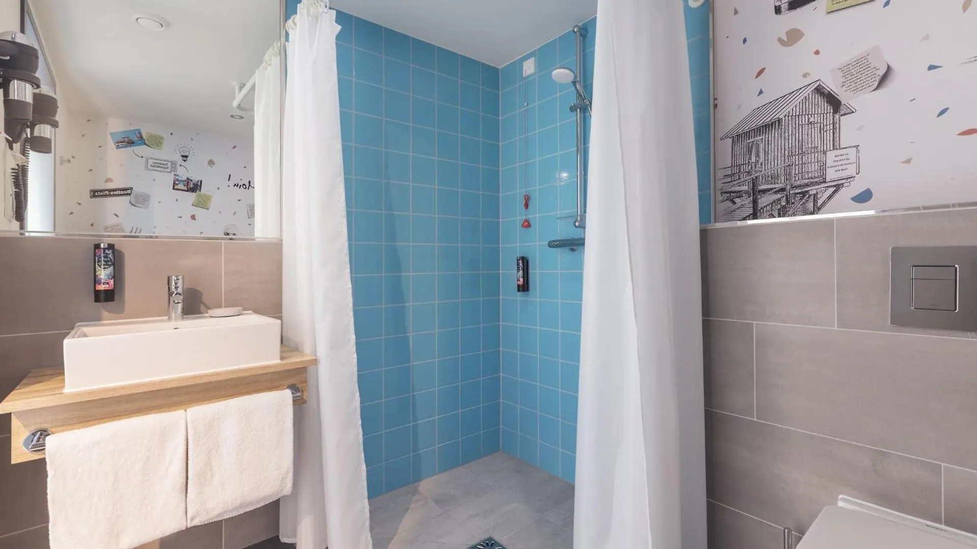 Holiday Inn - The Niu, Yen Hamburg City By Ihg 3*,