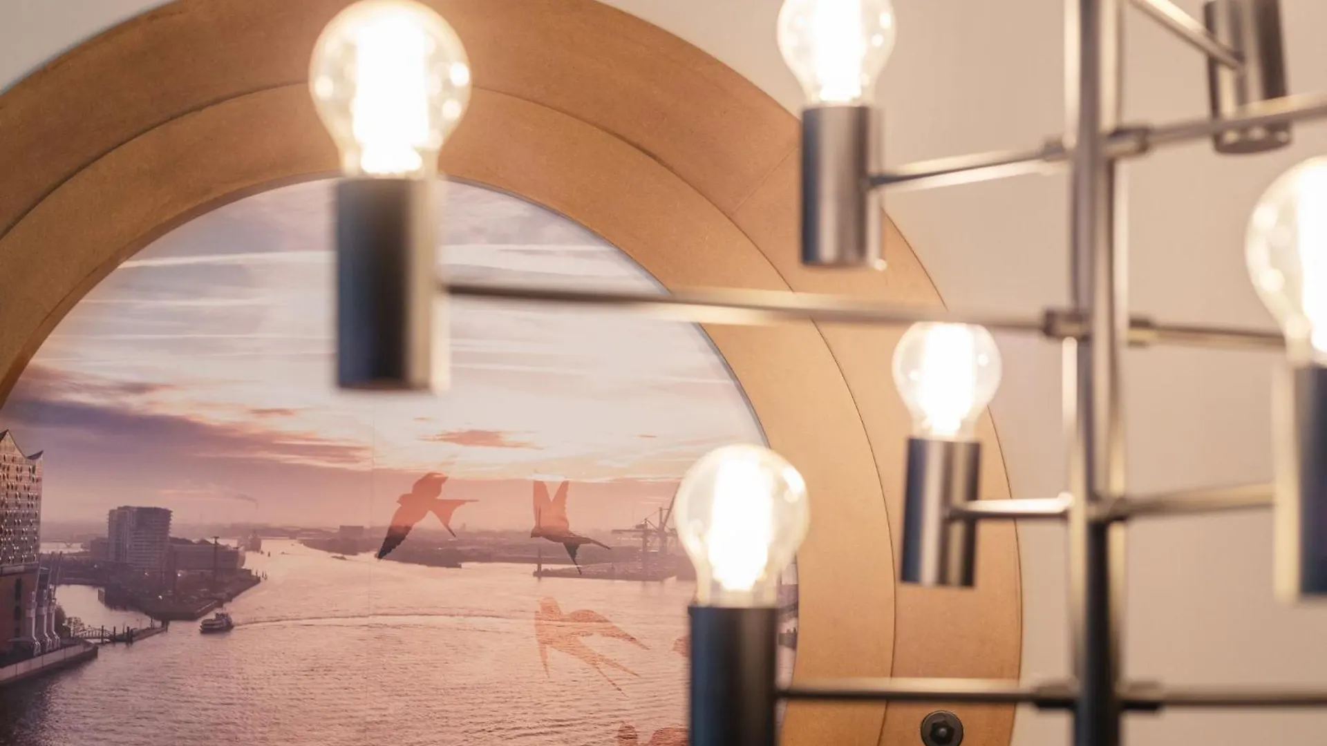 Holiday Inn - The Niu, Yen Hamburg City By Ihg Hotel