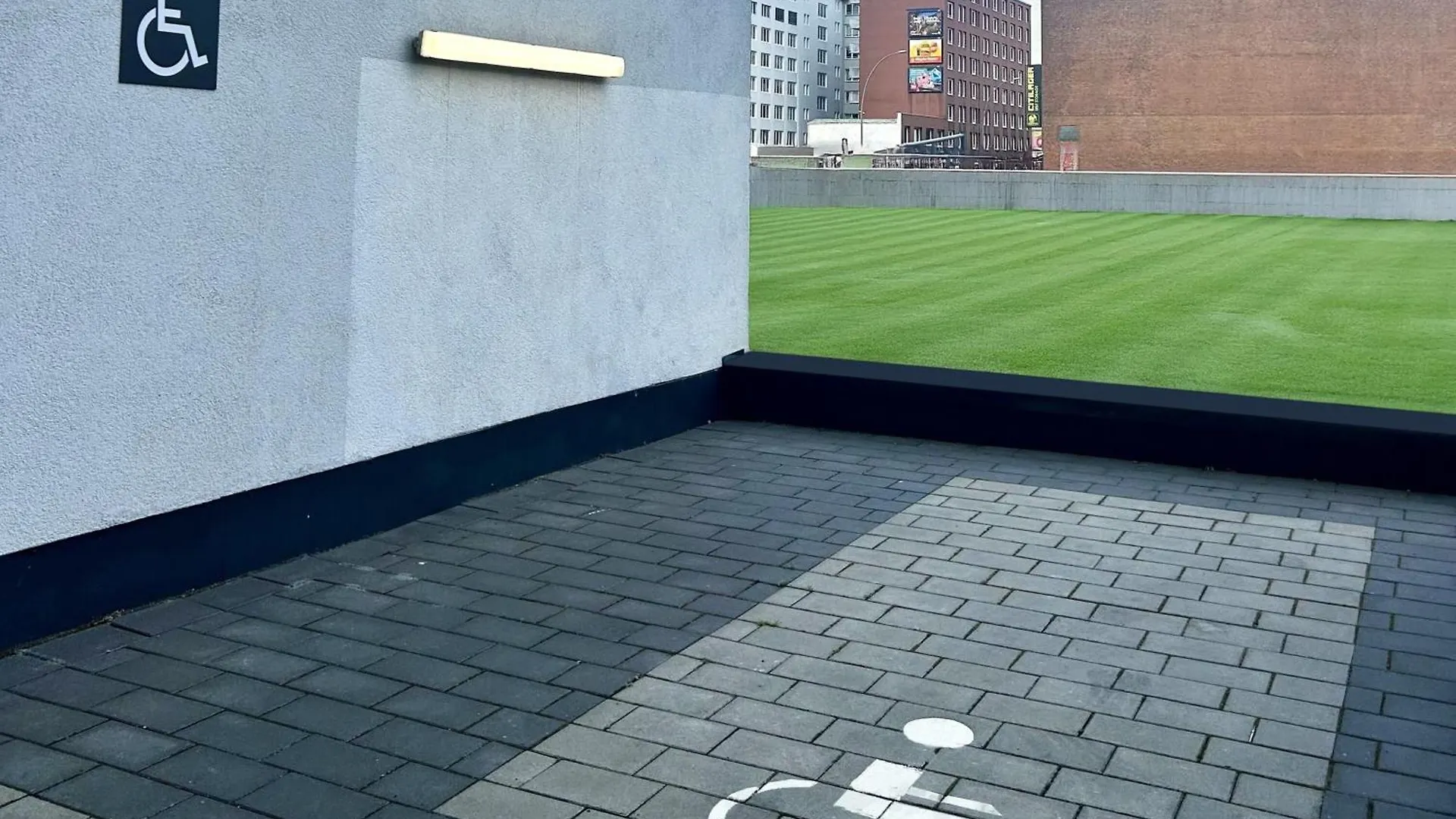 Holiday Inn - The Niu, Yen Hamburg City By Ihg